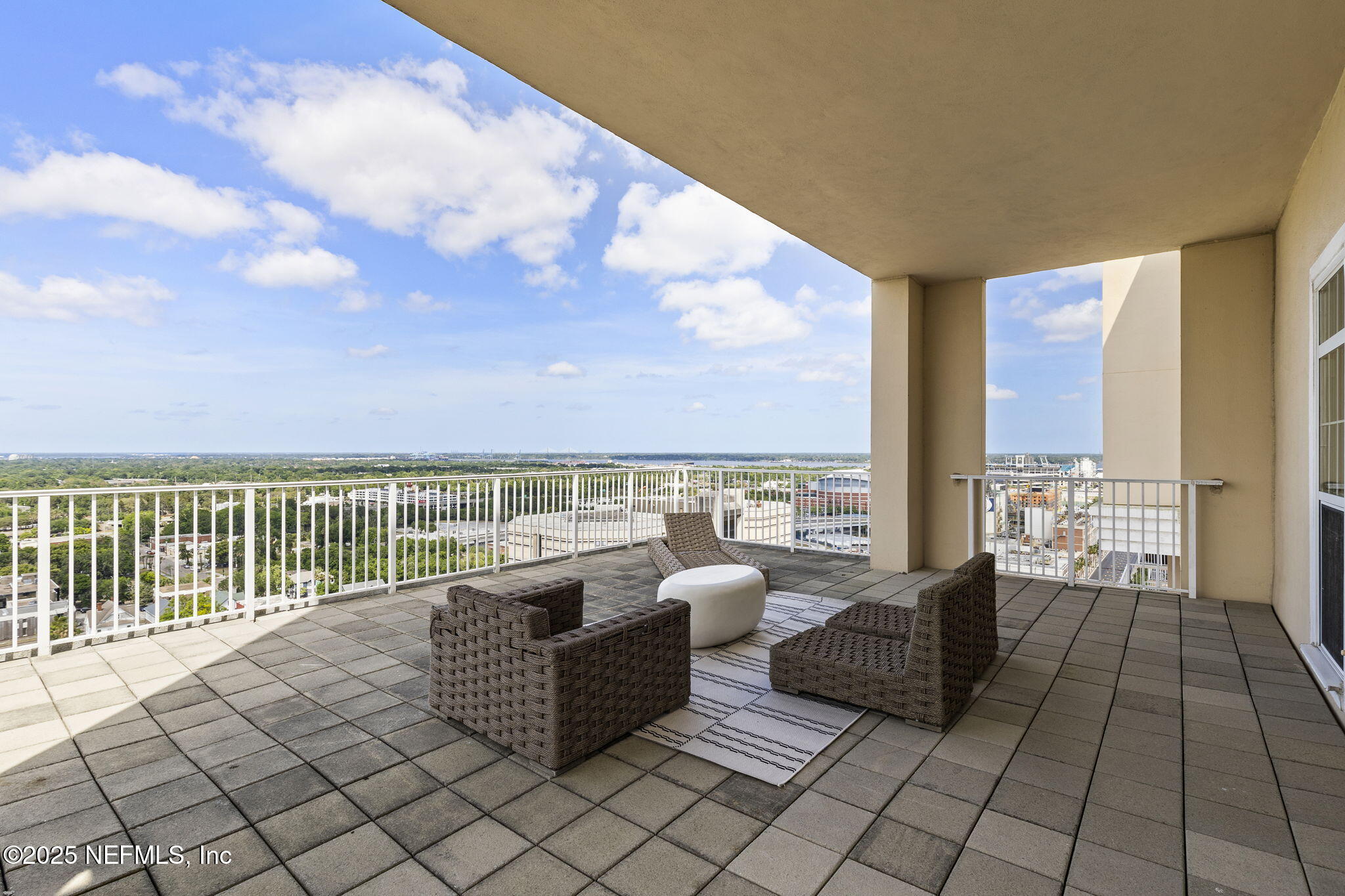 400 East Bay Street, Unit PH8 Jacksonville, FL 32202 - Photo 34 of 47 42-web-or-mls-4M9A8869