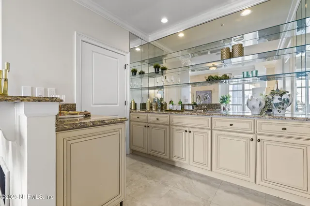 $1,085,000 | 400 East Bay Street, Unit PH8, Jacksonville, FL 32202