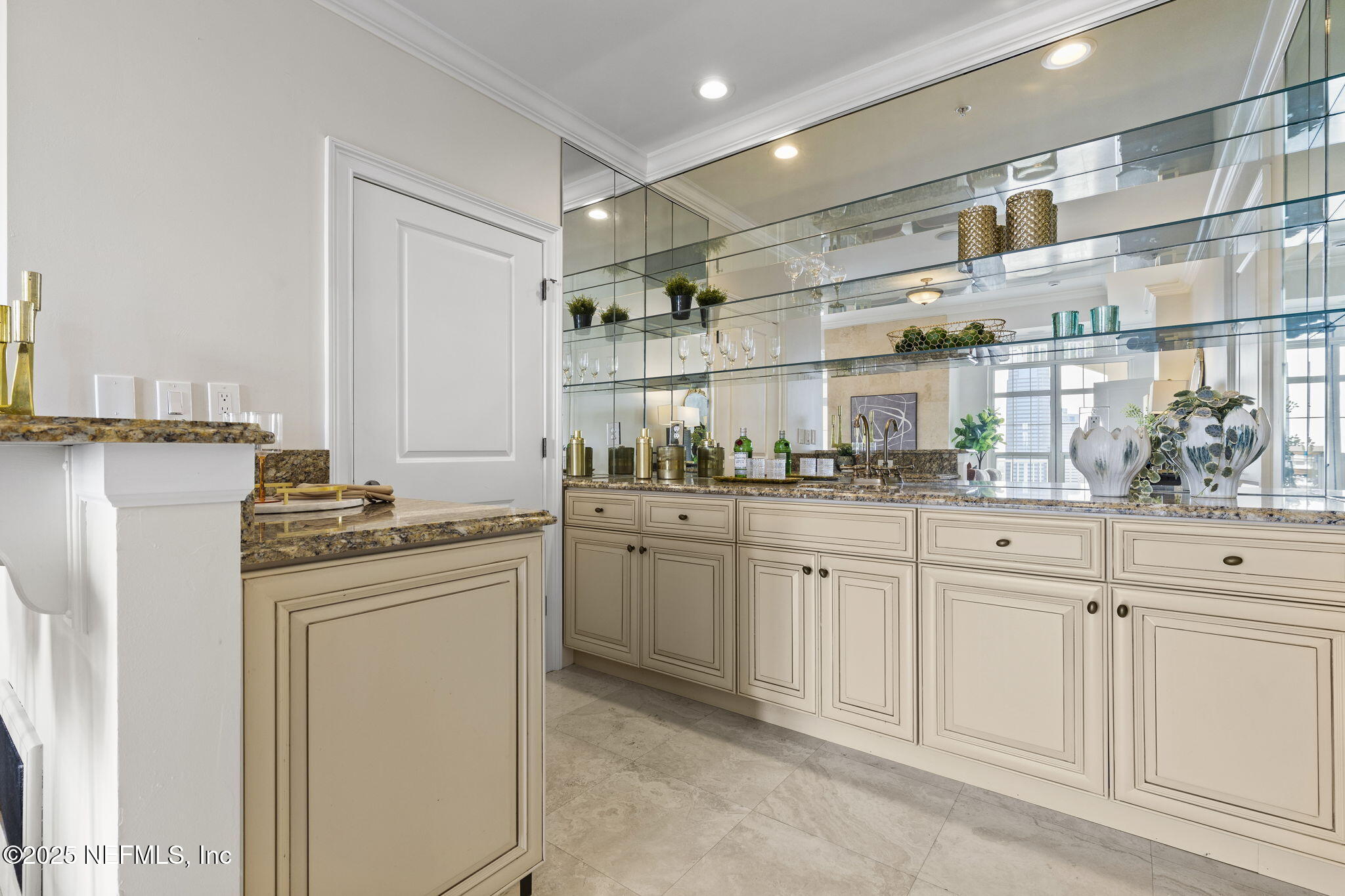 400 East Bay Street, Unit PH8 Jacksonville, FL 32202 - Photo 9 of 47 18-web-or-mls-4M9A9073