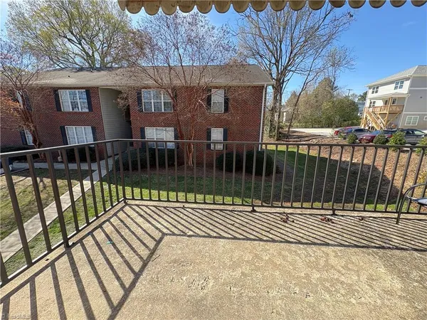 $1,249 | 1915 Walker Avenue, Greensboro, NC 27403