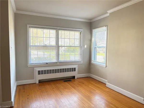 $1,249 | 1915 Walker Avenue, Greensboro, NC 27403