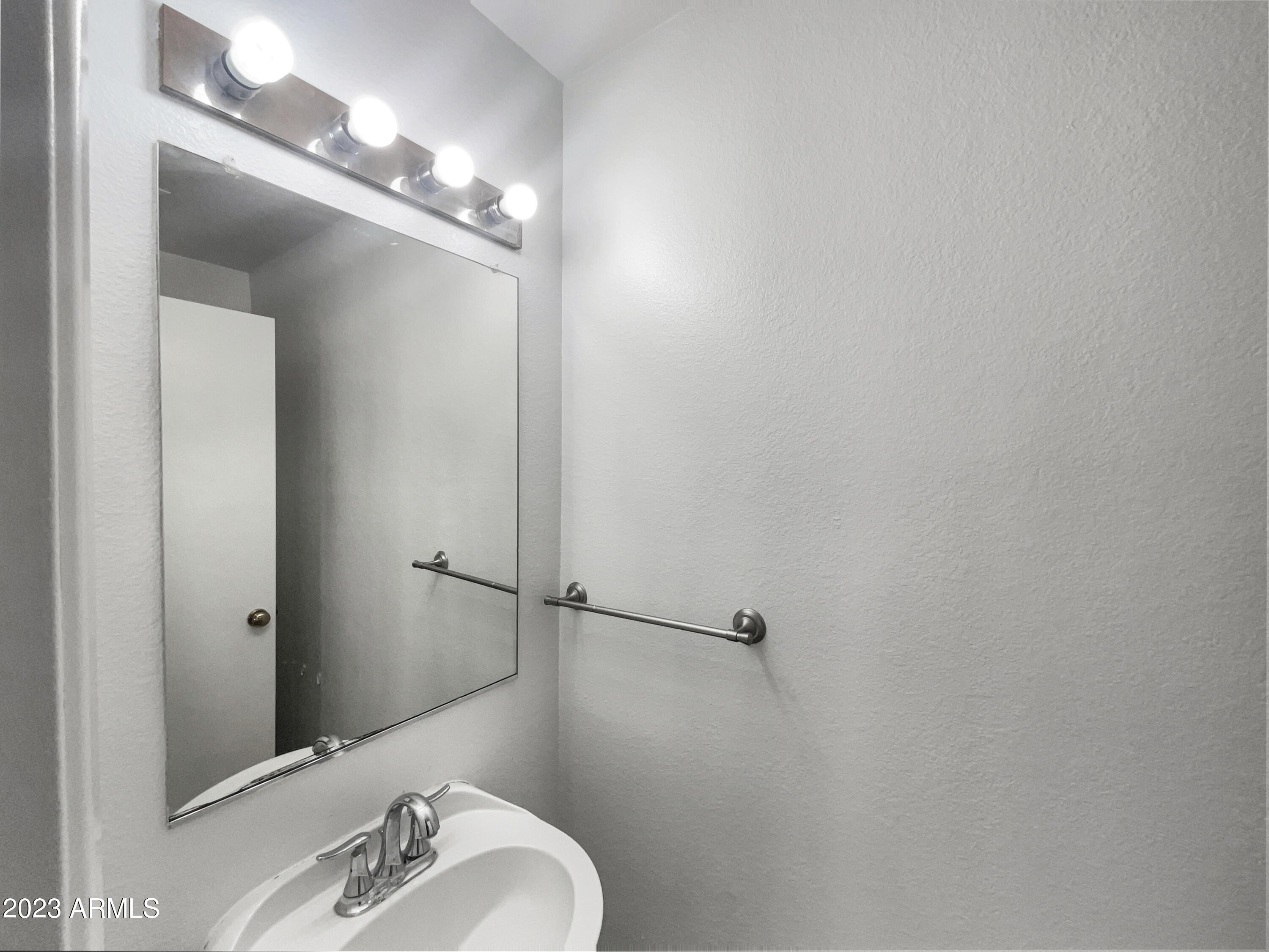 4136 West Charter Oak Road Phoenix, AZ 85029 - Photo 33 of 35 photo_31