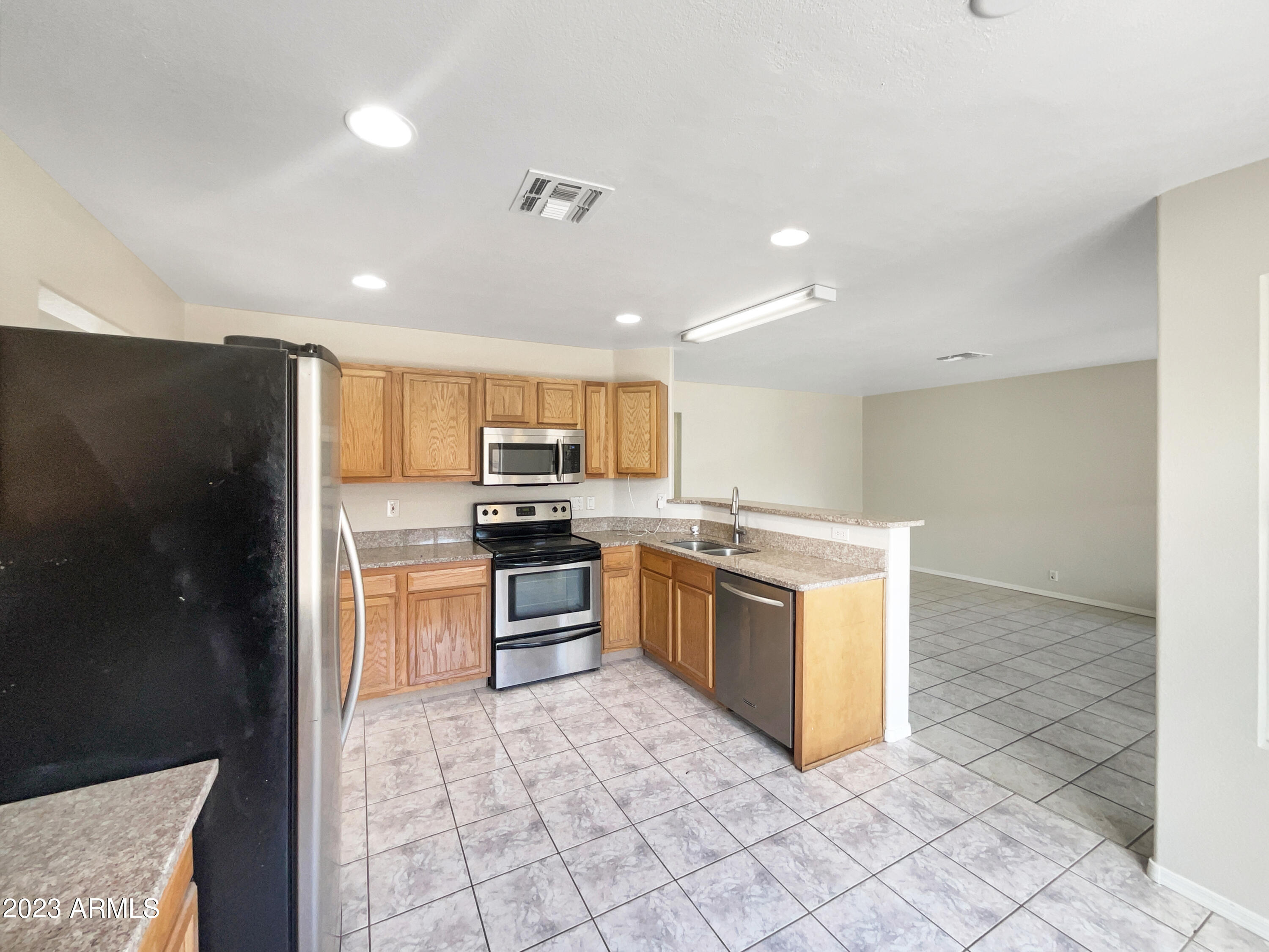 4136 West Charter Oak Road Phoenix, AZ 85029 - Photo 7 of 35 photo_03