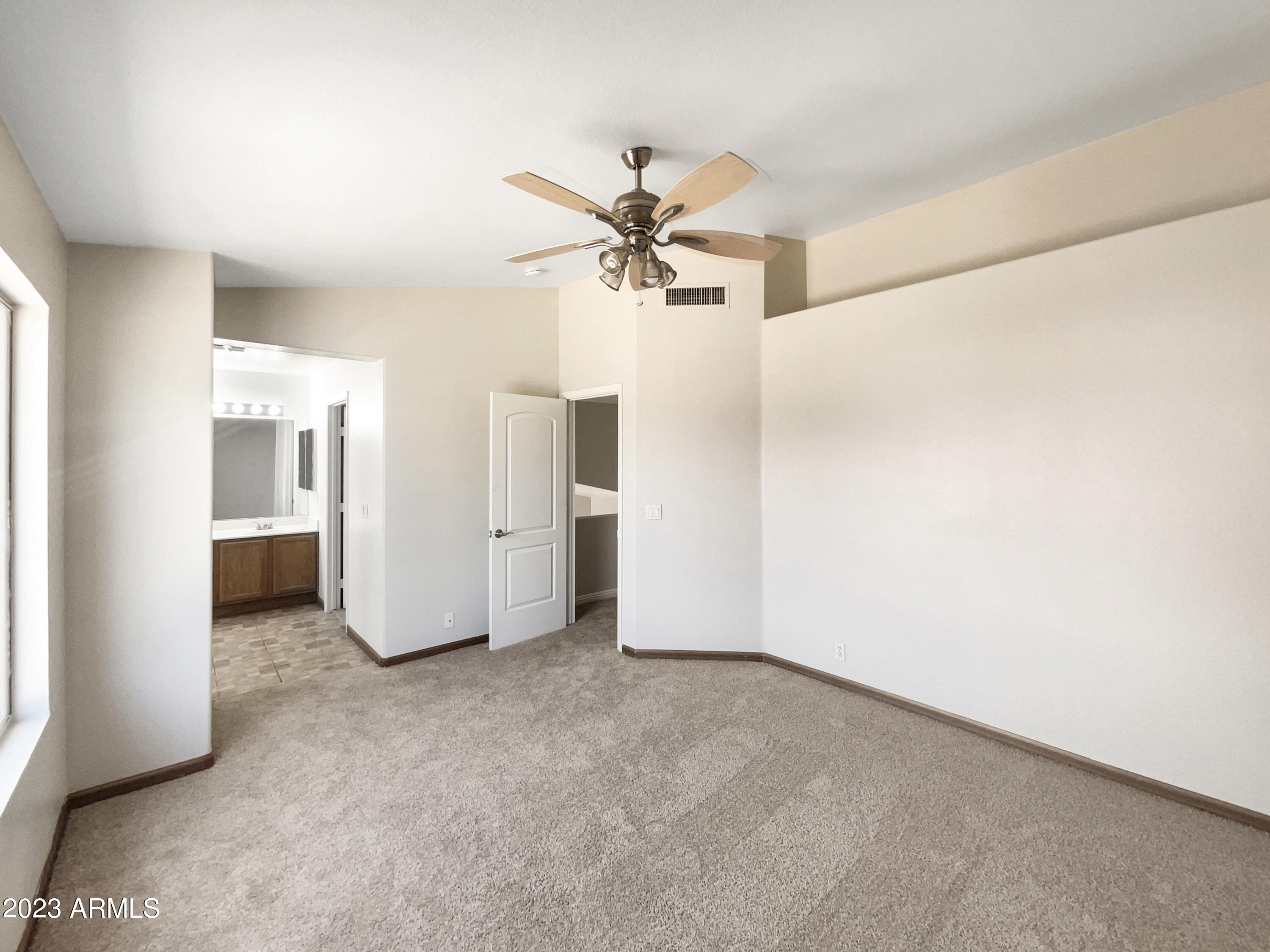4136 West Charter Oak Road Phoenix, AZ 85029 - Photo 8 of 35 photo_04