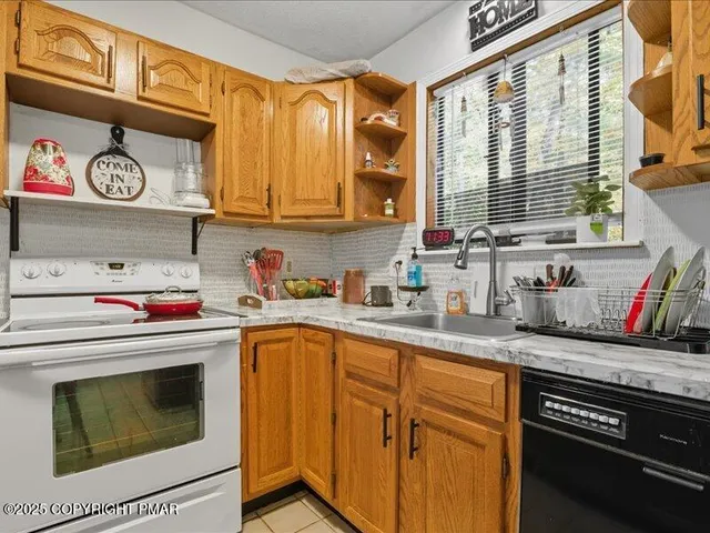 $315,000 | 3227 Stonehenge Drive, East Stroudsburg, PA 18301