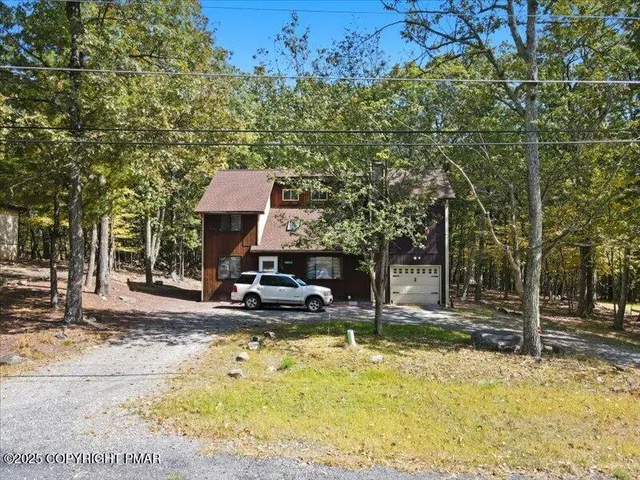 $315,000 | 3227 Stonehenge Drive, East Stroudsburg, PA 18301