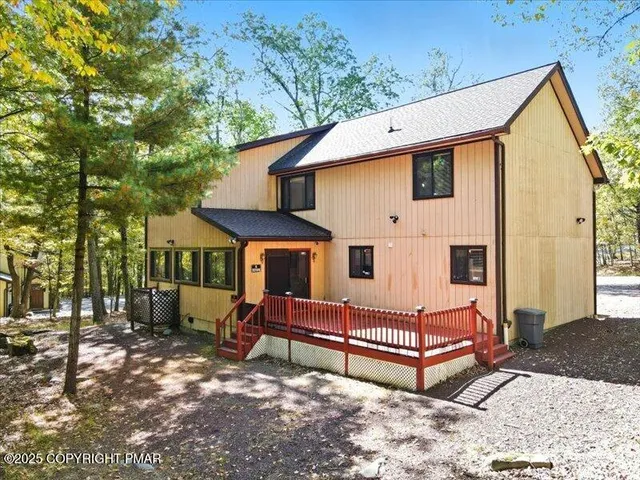 $315,000 | 3227 Stonehenge Drive, East Stroudsburg, PA 18301