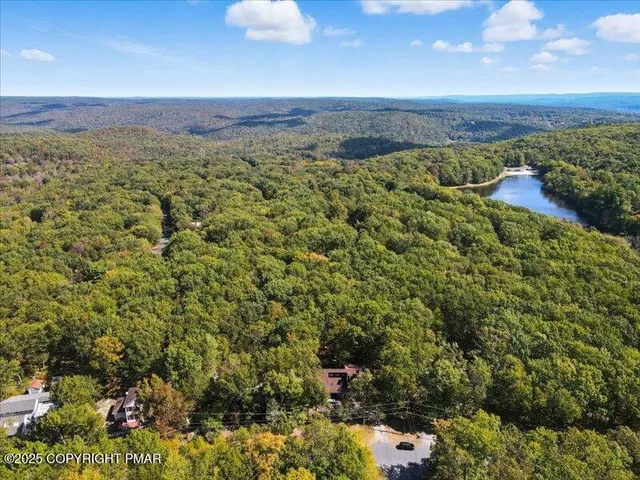 $315,000 | 3227 Stonehenge Drive, East Stroudsburg, PA 18301