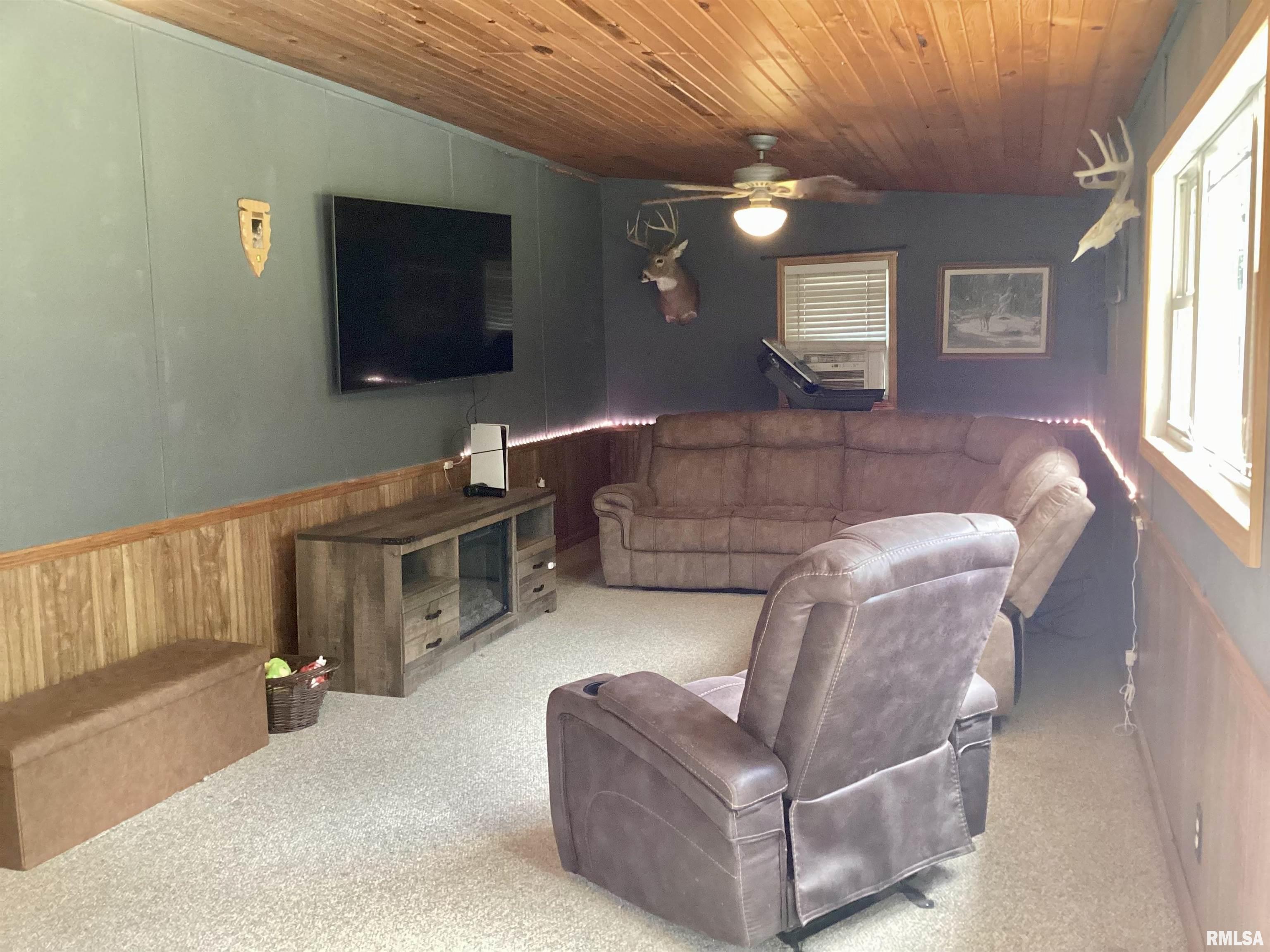 25382 Wolf Road Canton, IL 61520 - Photo 23 of 55