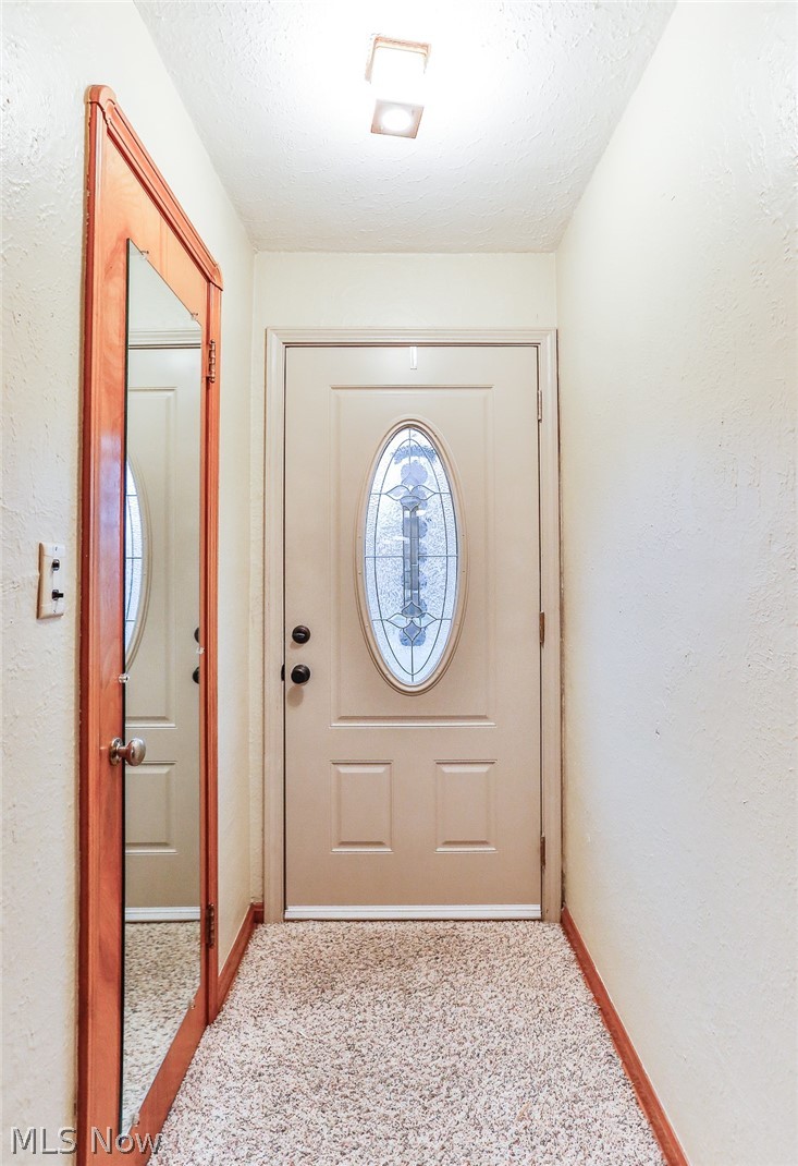 6522 South Canterbury Road Parma, OH 44129 - Photo 2 of 25