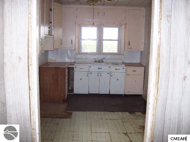 9063 East Fillmore Road Ithaca, MI 48847 - Photo 2 of 9 1766717-1.JPG