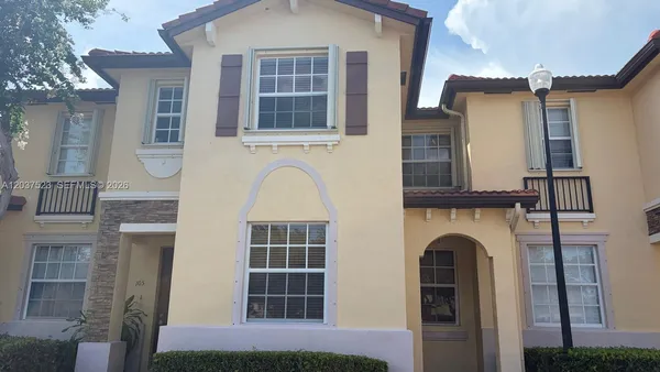 $2,100 | 1690 Northeast 33rd Avenue, Unit 1096, Homestead, FL 33033