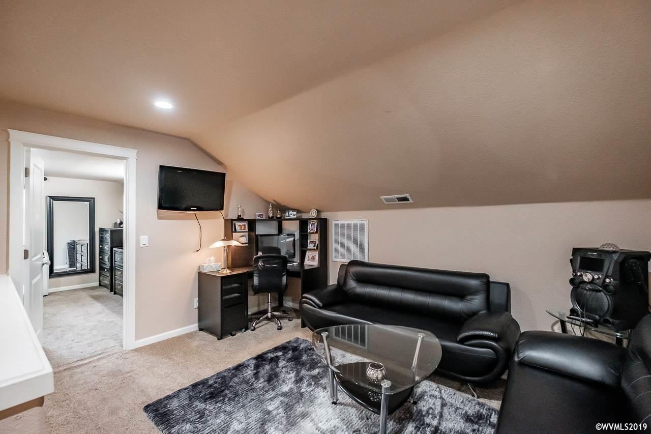 878 Helmick Road Monmouth, OR 97361 - Photo 27 of 42 Gallery Image 27