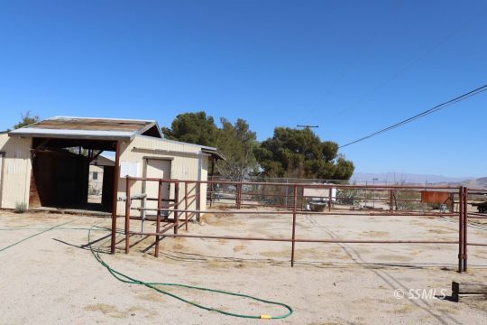 1061 South Richmond Road Ridgecrest, CA 93555 - Photo 17 of 24