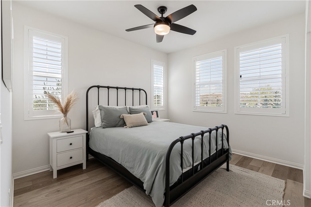 32067 Dawning Ridge Temecula, CA 92591 - Photo 30 of 73 a bedroom with a bed and a window