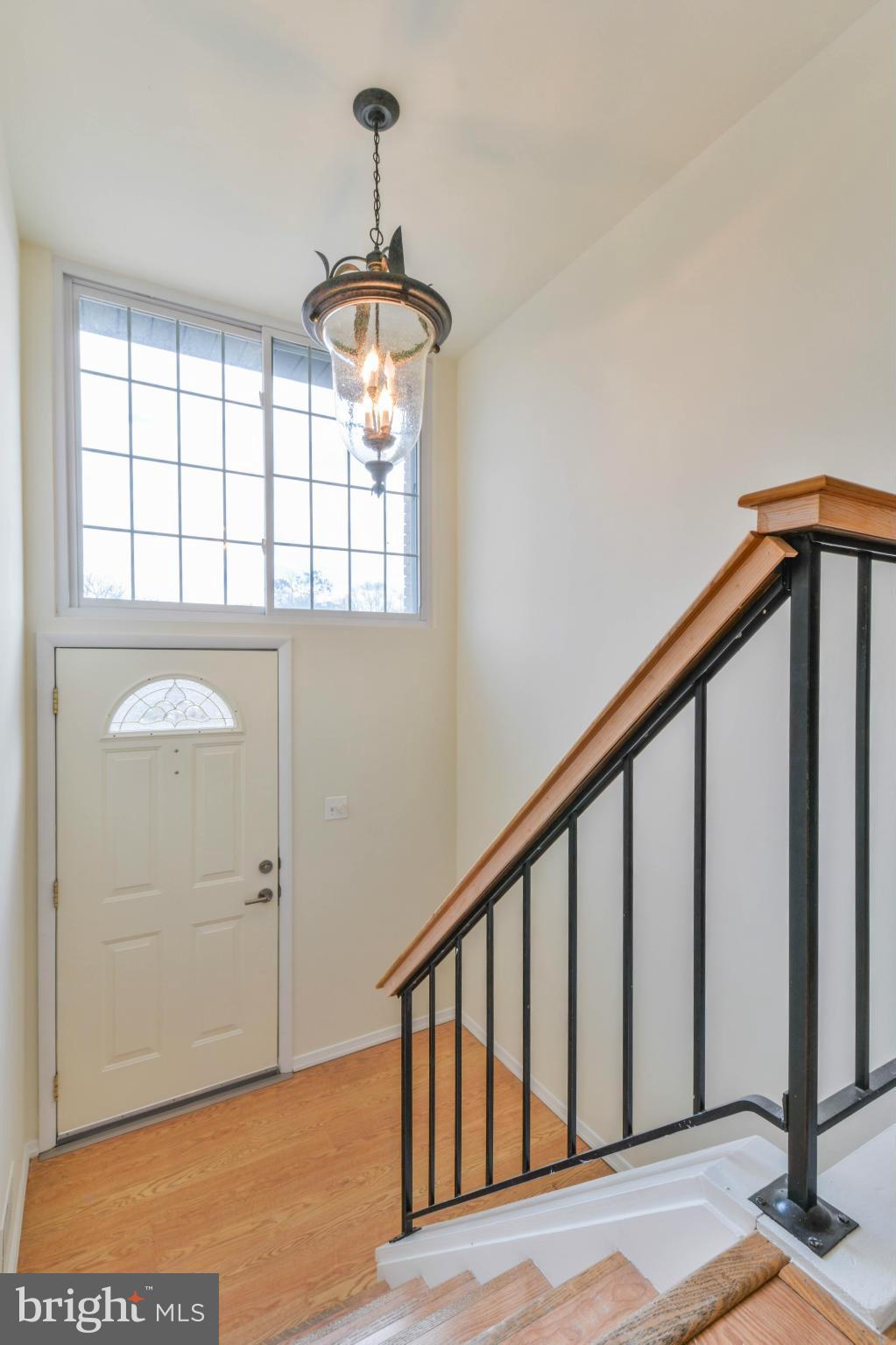 9260 Bellbeck Road Baltimore, MD 21234 - Photo 3 of 30 Foyer