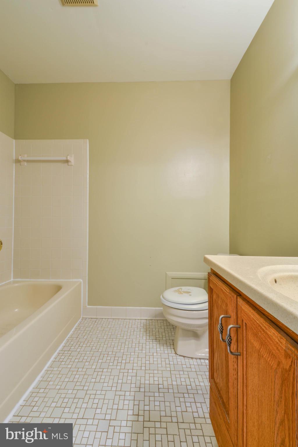 9260 Bellbeck Road Baltimore, MD 21234 - Photo 21 of 30 Upper Level Bath