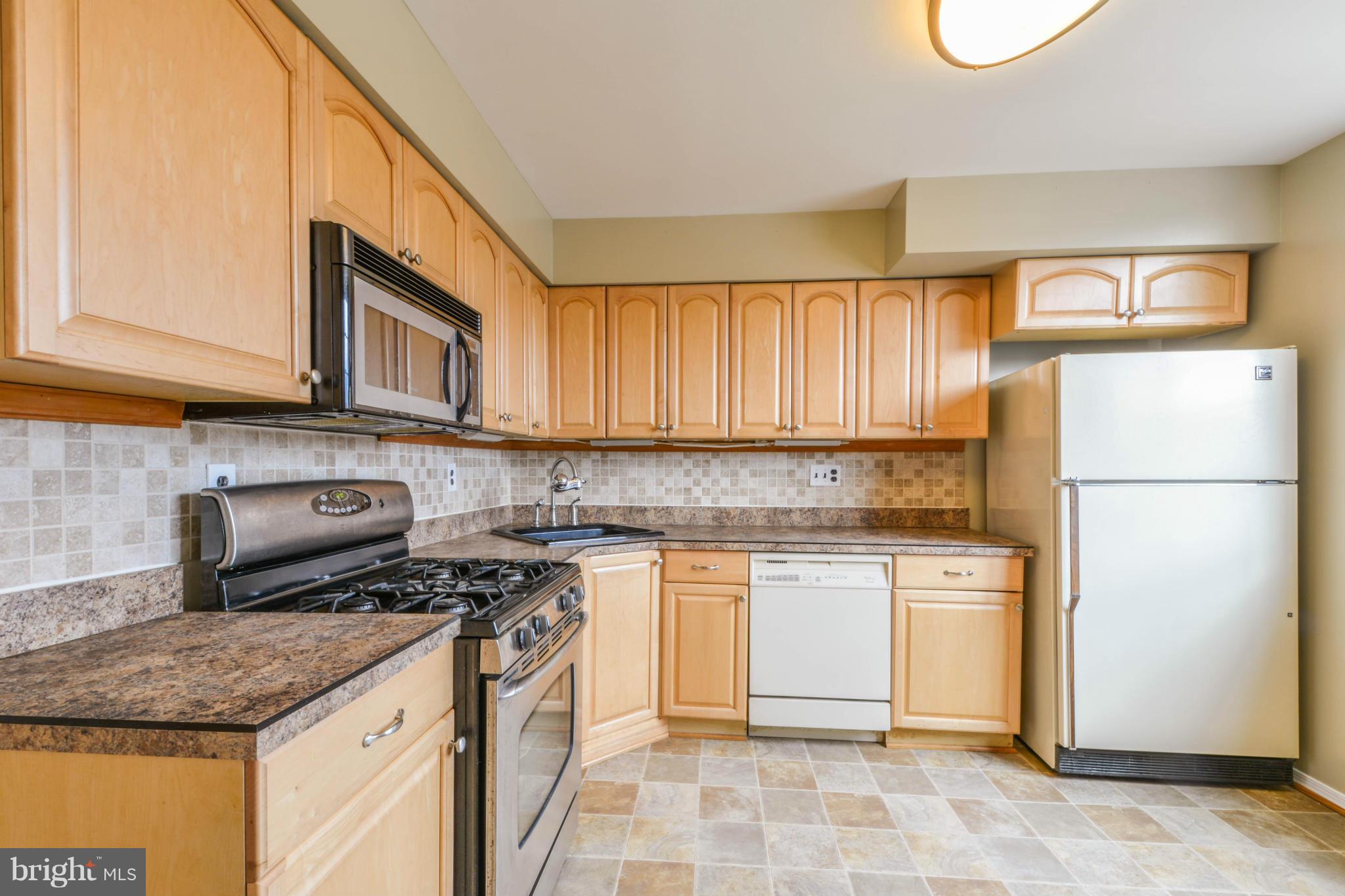 9260 Bellbeck Road Baltimore, MD 21234 - Photo 5 of 30 Kitchen