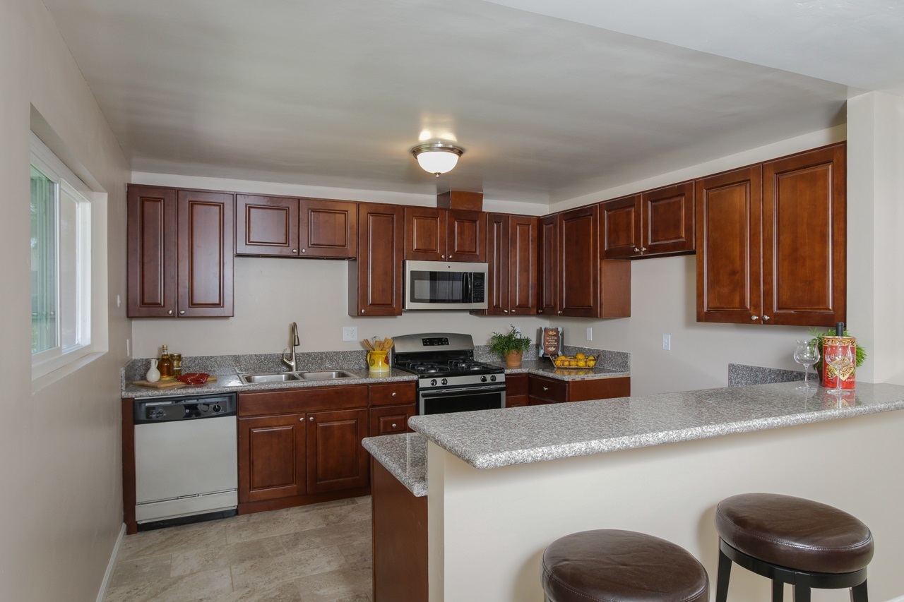 845 Grapevine Road Vista, CA 92083 - Photo 7 of 25