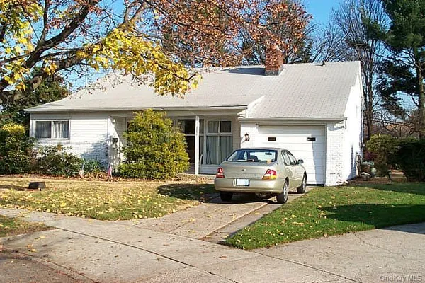 $699,900 | 3836 Windsor Drive, Bethpage, NY 11714