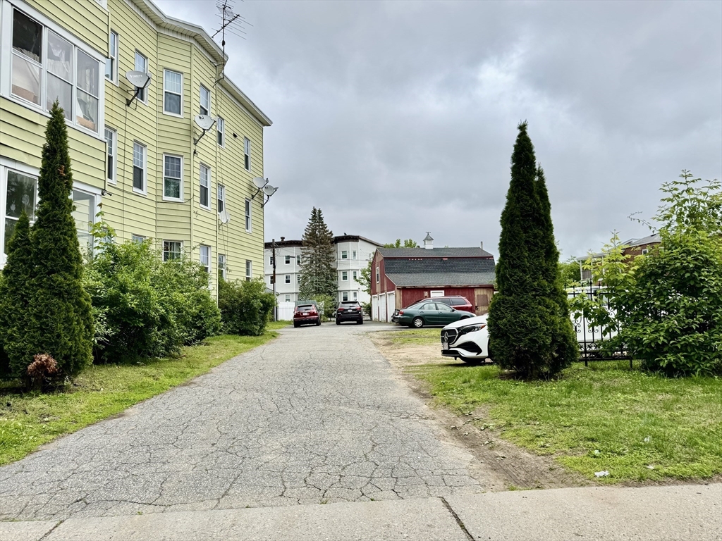 15-19 Litchfield Street Springfield, MA 01108 - Photo 3 of 42