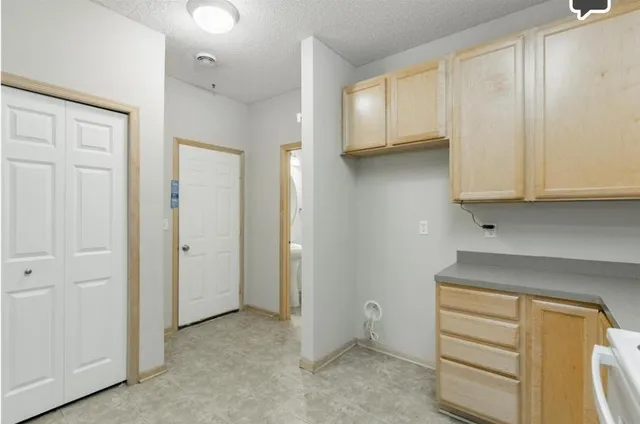 $2,500 | 3033 Chamberlain Street, Unit 7, Maplewood, MN 55109