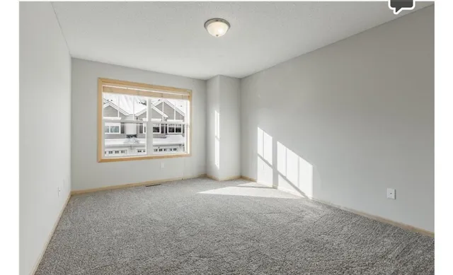 $2,500 | 3033 Chamberlain Street, Unit 7, Maplewood, MN 55109