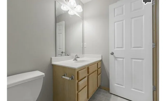 $2,500 | 3033 Chamberlain Street, Unit 7, Maplewood, MN 55109