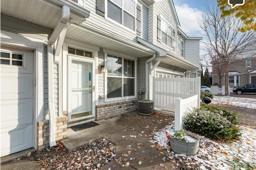 3033 Chamberlain Street, Unit 7 Maplewood, MN 55109 - Photo 3 of 25