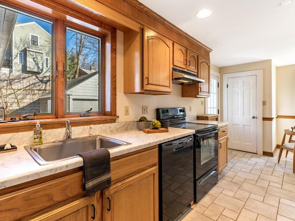 31 Venner Road Arlington, MA 02476 - Photo 11 of 36 Gallery Image 11