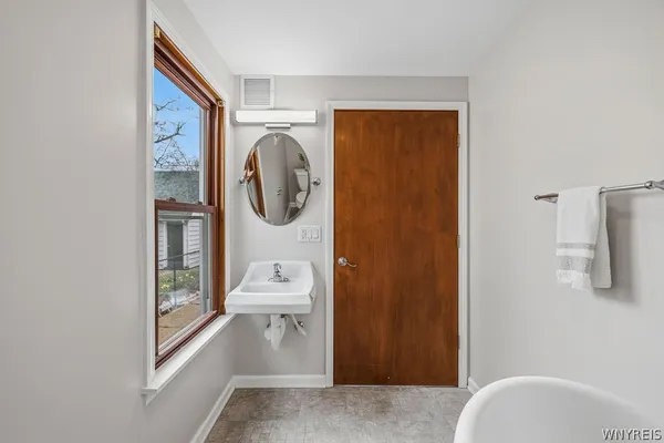 $375,000 | 293 Wardman Road, Tonawanda, NY 14217