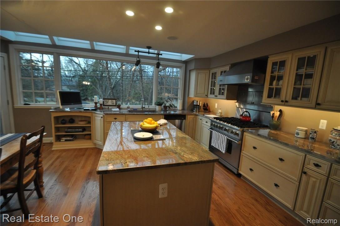 6360 Peach Tree Court Rochester, MI 48306 - Photo 16 of 55 14.JPG