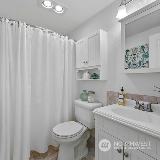 9517 Northeast 180th Street, Unit B205 Bothell, WA 98011 - Photo 12 of 17 Gallery Image 12