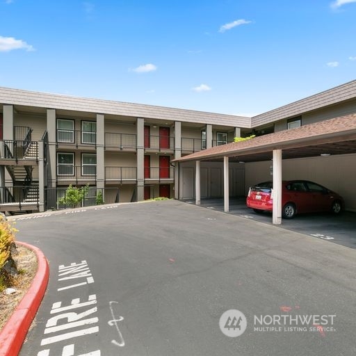 9517 Northeast 180th Street, Unit B205 Bothell, WA 98011 - Photo 17 of 17 Gallery Image 17