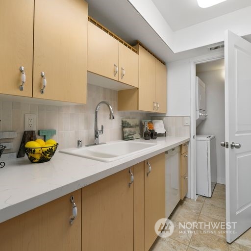 9517 Northeast 180th Street, Unit B205 Bothell, WA 98011 - Photo 9 of 17 Gallery Image 9