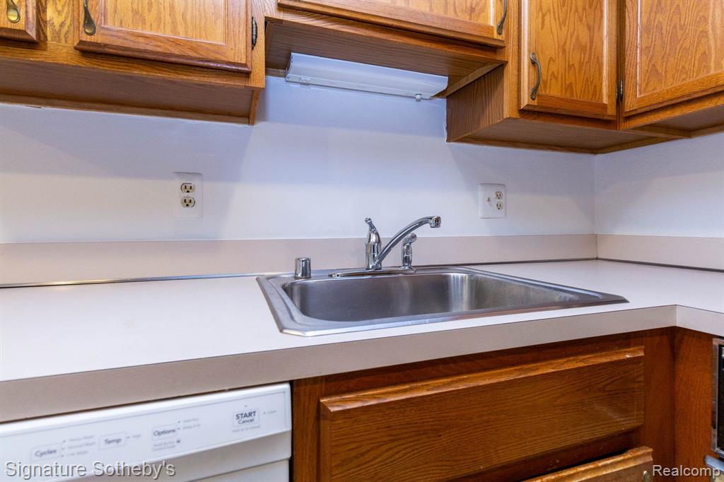 19710 West 13 Mile Road, Unit 101 Beverly Hills, MI 48025 - Photo 18 of 40