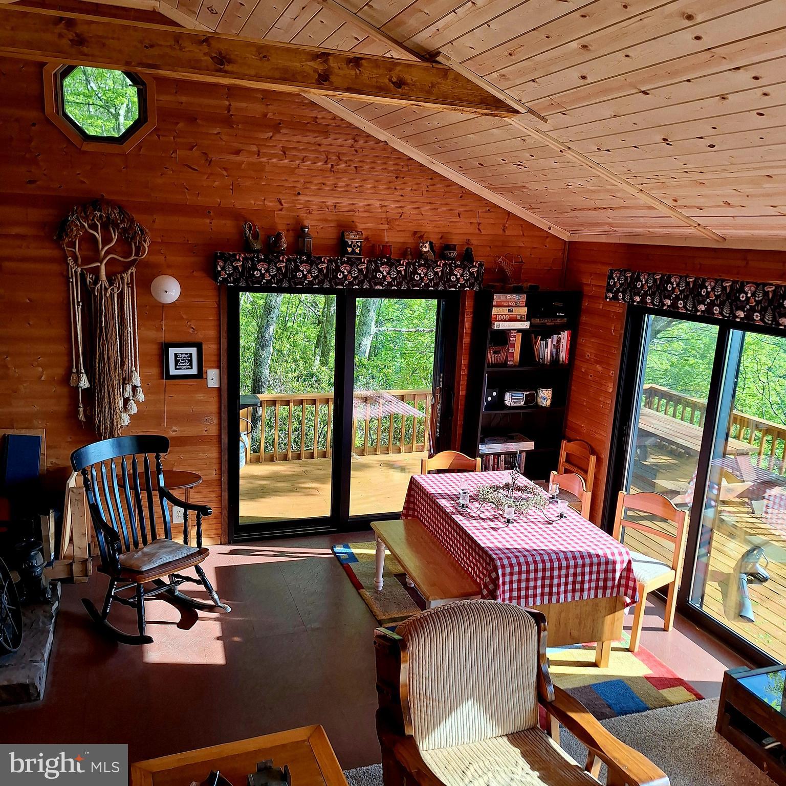 207 Lower Knob Road Franklin, WV 26807 - Photo 11 of 39