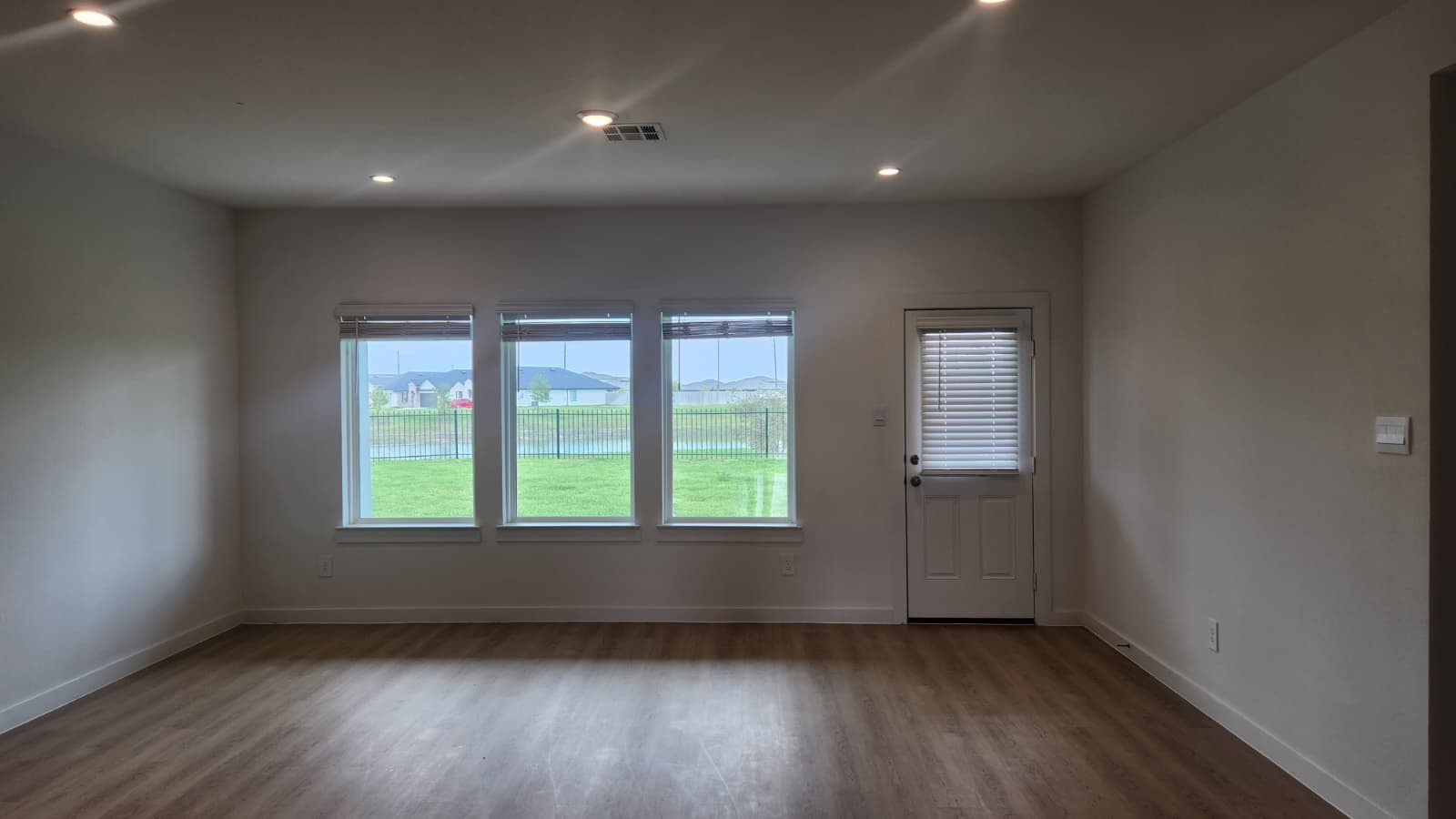 1503 Native Reef Way Iowa Colony, TX 77583 - Photo 4 of 12