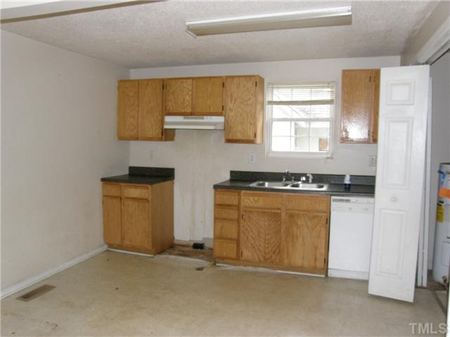 637 Coleman Street Raleigh, NC 27610 - Photo 2 of 6