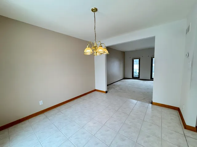 $358,900 | 1118 Fran-lin Parkway, Munster, IN 46321