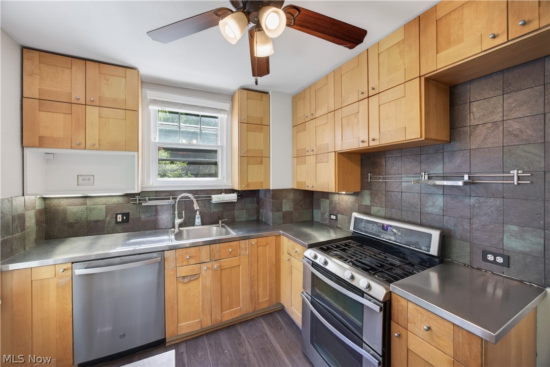 2943 Edgehill Road Cleveland Heights, OH 44118 - Photo 18 of 47