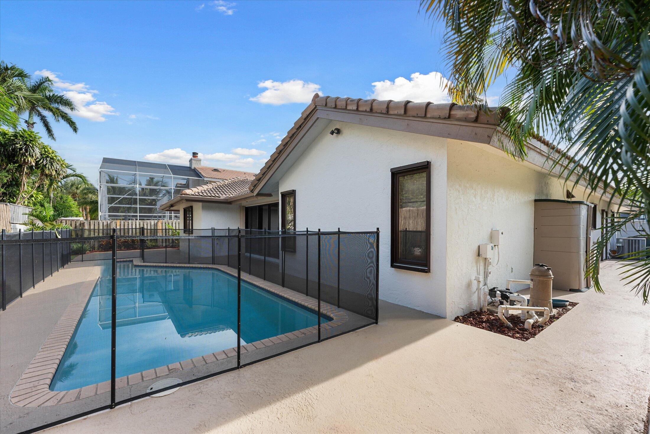 1598 Southwest 5th Avenue Boca Raton, FL 33432 - Photo 28 of 36 Backyard Views