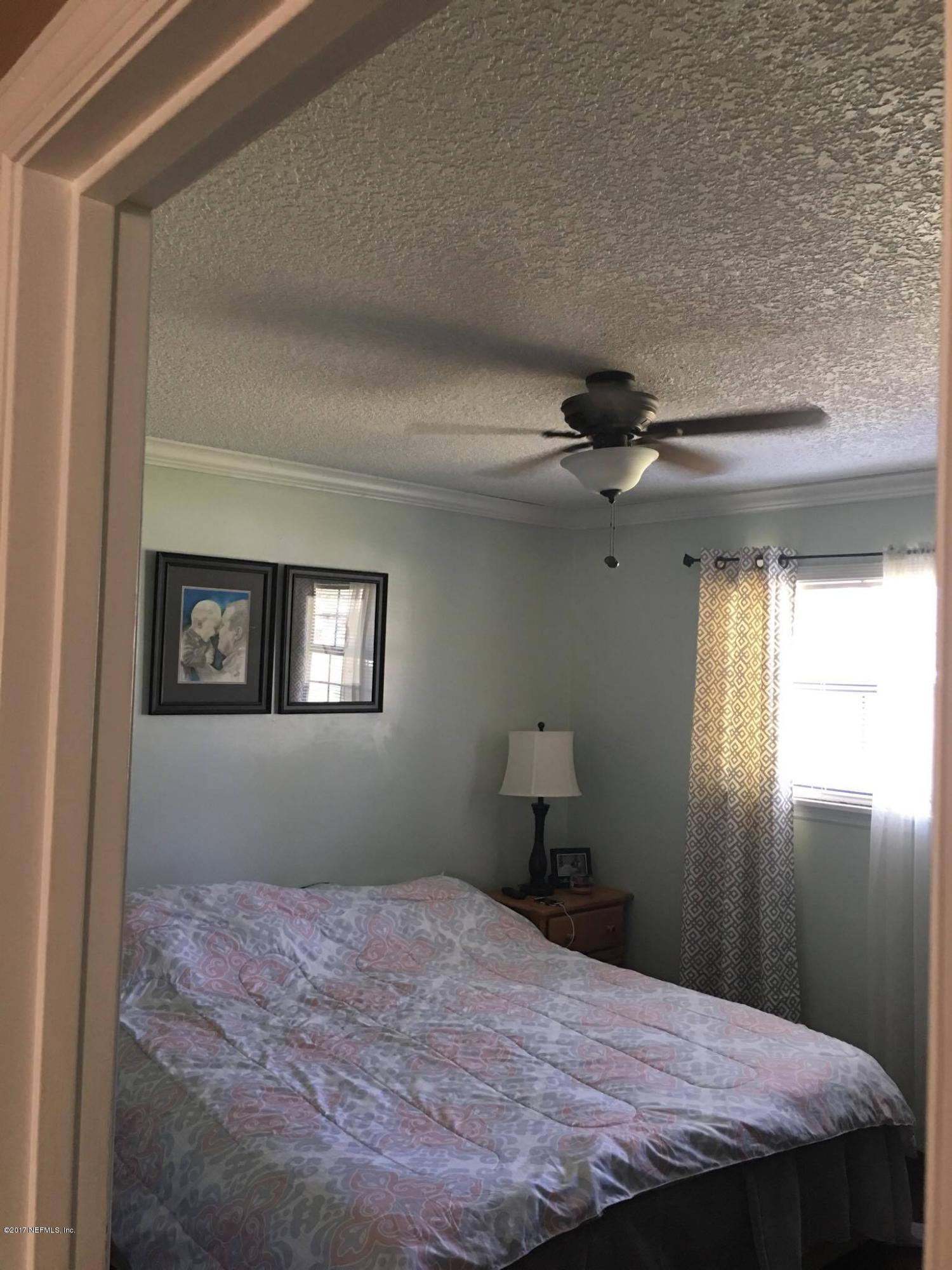 86054 Spring Meadow Avenue Yulee, FL 32097 - Photo 16 of 28 Master Bedroom