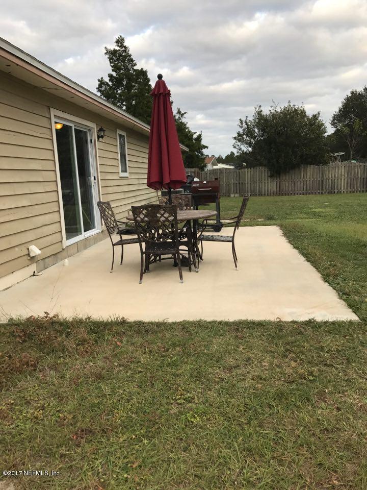 86054 Spring Meadow Avenue Yulee, FL 32097 - Photo 24 of 28 Outside Patio