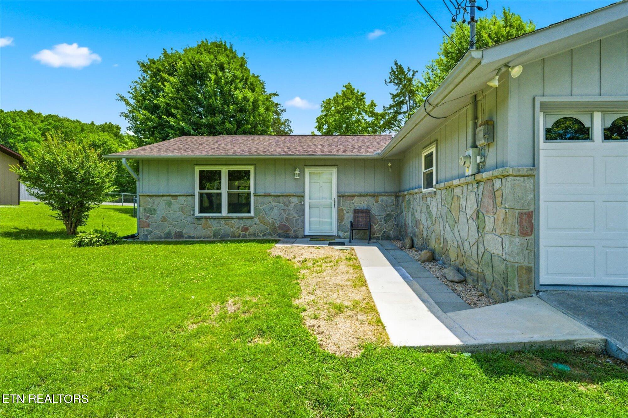 409 Windrush Circle Sevierville, TN 37862 - Photo 4 of 32 04-409-Windrush-Cir-Sevierville-TN-4