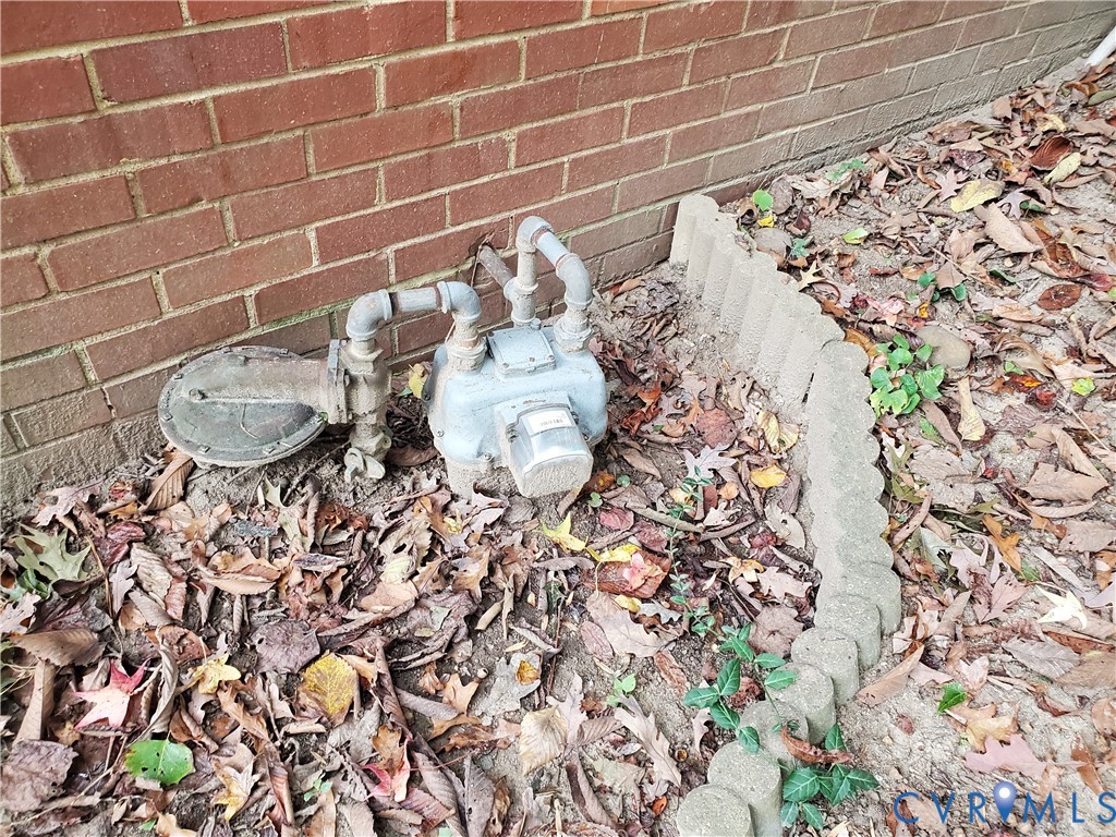 9212 Quioccasin Road Henrico, VA 23229 - Photo 3 of 5 GAS METER