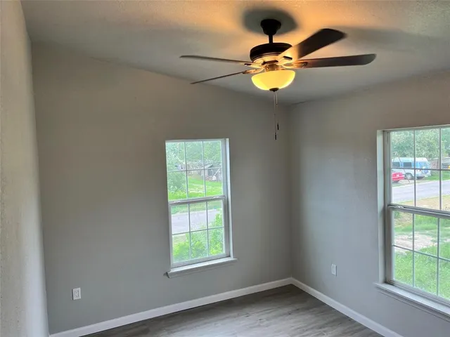 $1,600 | 950 11th Street, San Leon, TX 77539