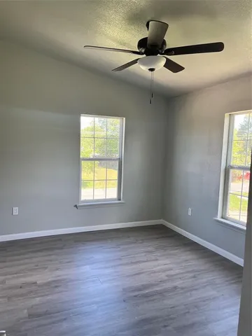 $1,600 | 950 11th Street, San Leon, TX 77539