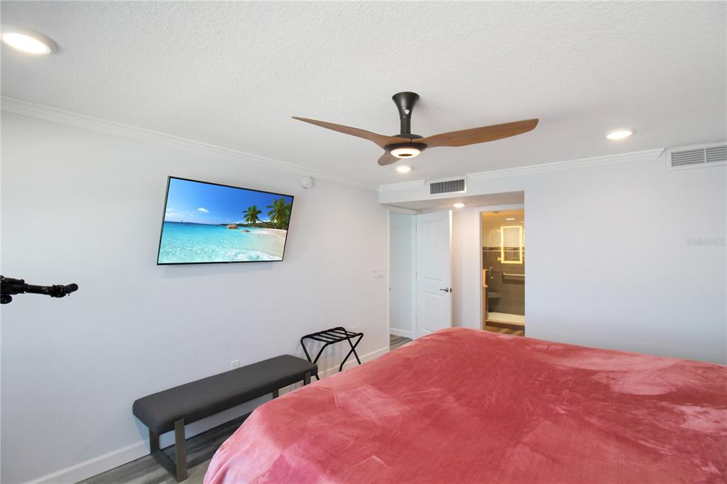 633 Alhambra Road, Unit 701 Venice, FL 34285 - Photo 45 of 55 Gallery Image 45