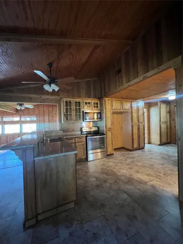 $309,000 | 2 Lee Drive, Huntsville, TX 77320